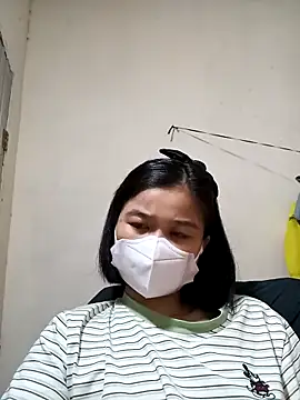 Snapshot of Daisy-lusia96 chatting on 10/11/25, 12:58 Daisy-lusia96 online show from 10/11/25, 12:58