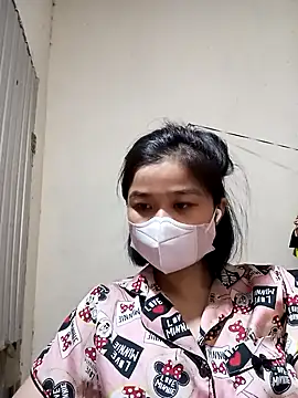 Snapshot of Daisy-lusia96 chatting on 10/13/25, 01:00 Daisy-lusia96 online show from 10/13/25, 01:00