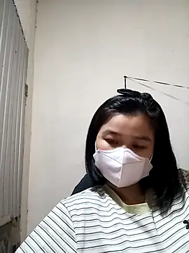 Snapshot of Daisy-lusia96 chatting on 10/24/25, 12:23 Daisy-lusia96 online show from 10/24/25, 12:23