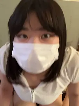 Snapshot of -SAKI-xx chatting on 10/03/25, 05:48 -SAKI-xx online show from 10/03/25, 05:48