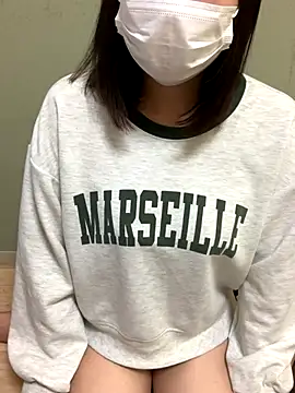 Snapshot of -SAKI-xx chatting on 10/23/25, 05:51 -SAKI-xx online show from 10/23/25, 05:51