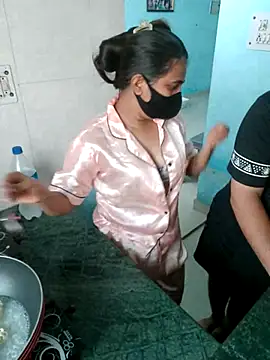 hotty-sapna online show from 09/16/25, 05:08