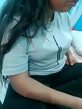 hotty-sapna online show from 10/31/25, 05:08