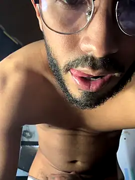 Snapshot of TU-MORENOO chatting on 09/28/25, 09:09 TU-MORENOO online show from 09/28/25, 09:09