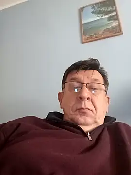 Snapshot of Marco44hpx chatting on 11/15/25, 11:40 Marco44hpx online show from 11/15/25, 11:40