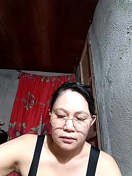 Everleigh mom online show from 11/17/25, 05:57