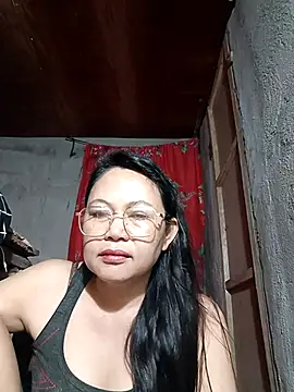 Everleigh mom online show from 11/22/25, 08:08