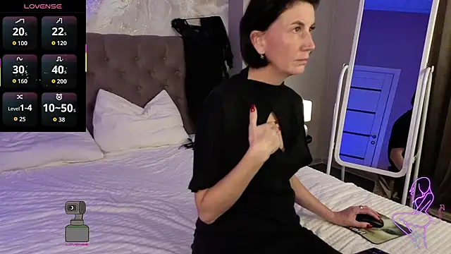 Snapshot of Lia_Reyn chatting on 10/02/25, 10:33 Lia Reyn online show from 10/02/25, 10:33