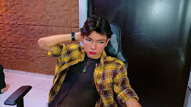 Snapshot of alandelrey57 chatting on 09/24/25, 04:05 alandelrey57 online show from 09/24/25, 04:05