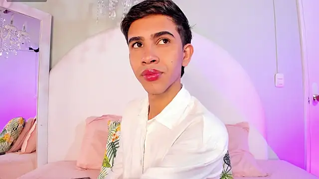 JoshuaSanzz online show from 11/11/25, 03:39