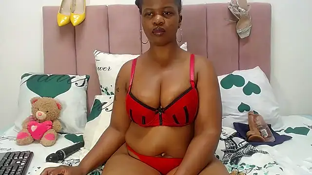 Snapshot of RoundaAssx22 chatting on 09/29/25, 03:55 RoundaAssx22 online show from 09/29/25, 03:55