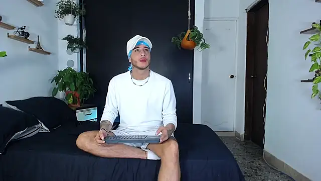 Borsalino Adam online show from 11/24/25, 07:02