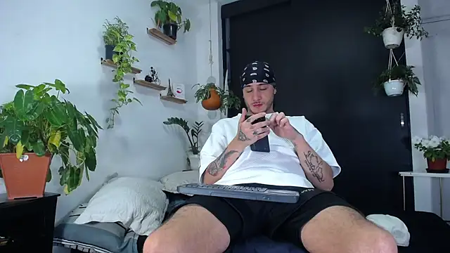 Borsalino Adam online show from 12/22/25, 07:55