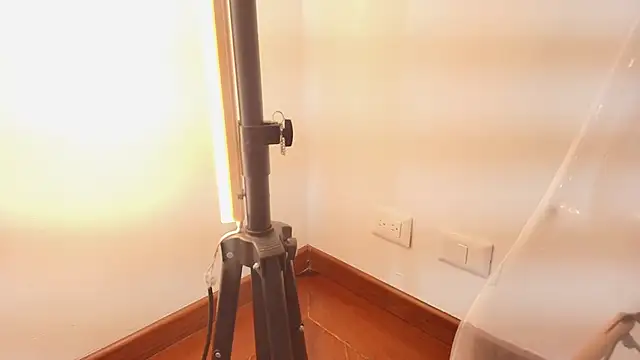 zarah andrew   online show from 10/07/25, 11:51