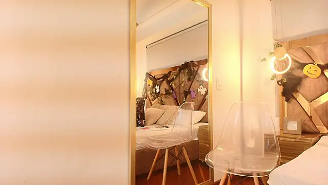 zarah andrew   online show from 10/24/25, 12:23