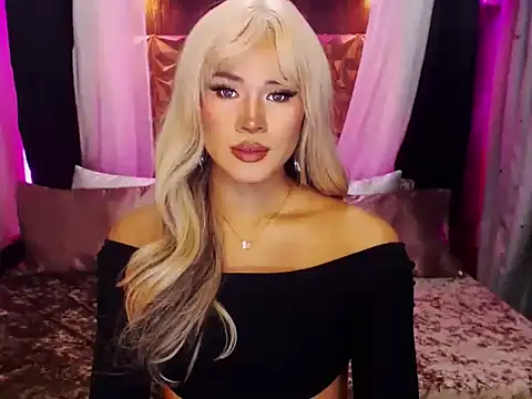 Snapshot of YllanaAltheaXxX chatting on 10/16/25, 03:51 YllanaAltheaXxX online show from 10/16/25, 03:51