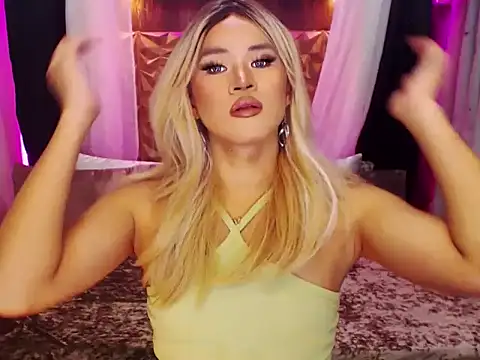 Snapshot of YllanaAltheaXxX chatting on 11/06/25, 10:05 YllanaAltheaXxX online show from 11/06/25, 10:05