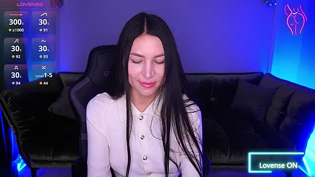 Snapshot of EliseVelour chatting on 11/04/25, 01:43 EliseVelour online show from 11/04/25, 01:43