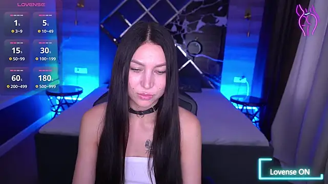 Snapshot of EliseVelour chatting on 11/11/25, 01:44 EliseVelour online show from 11/11/25, 01:44