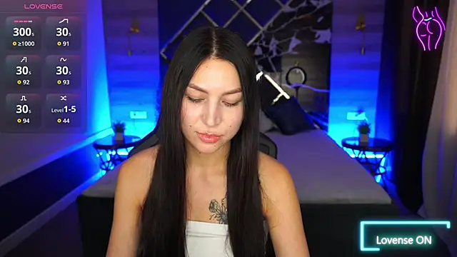 Snapshot of EliseVelour chatting on 11/22/25, 01:54 EliseVelour online show from 11/22/25, 01:54