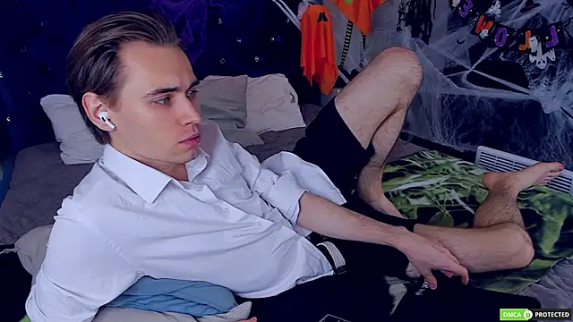 WilliamDyson online show from 10/16/25, 03:07