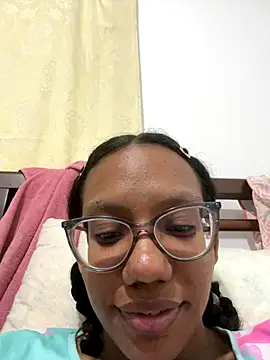 Snapshot of Valen1800 chatting on 09/11/25, 02:11 Valen1800 online show from 09/11/25, 02:11