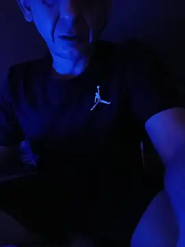 Snapshot of Thoma9034 chatting on 11/05/25, 11:27 Thoma9034 online show from 11/05/25, 11:27