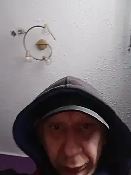 Snapshot of Thoma9034 chatting on 11/14/25, 12:48 Thoma9034 online show from 11/14/25, 12:48