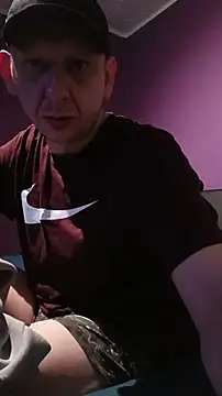 Snapshot of Thoma9034 chatting on 11/15/25, 11:32 Thoma9034 online show from 11/15/25, 11:32