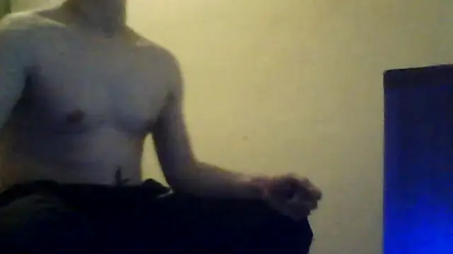 Snapshot of Thoma9034 chatting on 12/15/25, 05:28 Thoma9034 online show from 12/15/25, 05:28