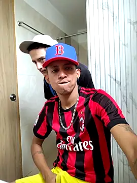 Snapshot of skinny23cm chatting on 10/16/25, 02:51 skinny23cm online show from 10/16/25, 02:51