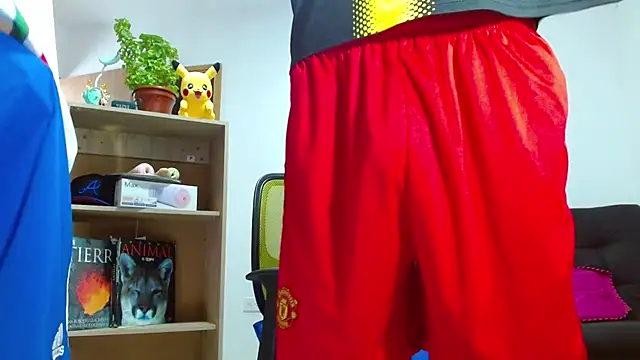 Snapshot of skinny23cm chatting on 10/31/25, 12:28 skinny23cm online show from 10/31/25, 12:28