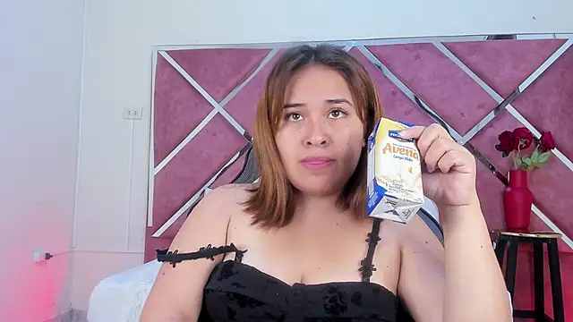 sara-lopez1 online show from 09/26/25, 11:47