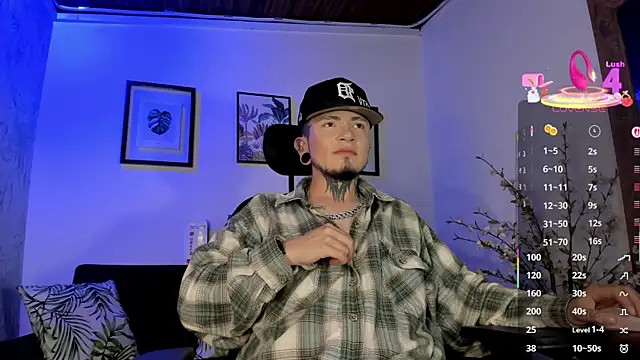 Snapshot of tyler_jones_ chatting on 10/03/25, 05:59 tyler jones  online show from 10/03/25, 05:59