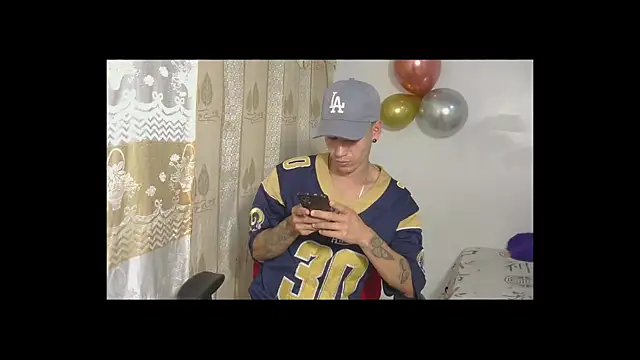 kilyan--x x online show from 10/24/25, 04:20