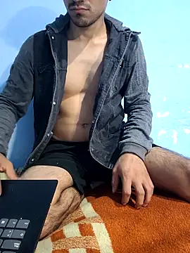 Snapshot of Mirreylatino chatting on 11/13/25, 05:17 Mirreylatino online show from 11/13/25, 05:17