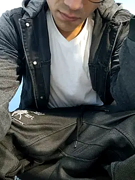 Snapshot of Mirreylatino chatting on 11/14/25, 04:55 Mirreylatino online show from 11/14/25, 04:55