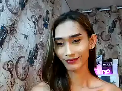 Snapshot of youarea_dreamer chatting on 11/11/25, 04:40 youarea dreamer online show from 11/11/25, 04:40