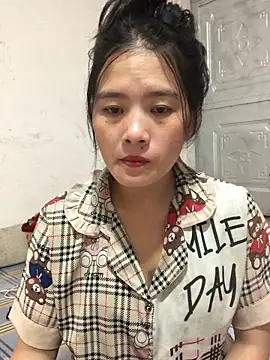 Maymay97 online show from 10/01/25, 12:00