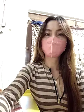 Snapshot of Baby-ladysweet20 chatting on 12/15/25, 01:10 Baby-ladysweet20 online show from 12/15/25, 01:10