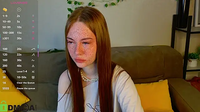 Roxy Sunnny online show from 11/04/25, 09:19