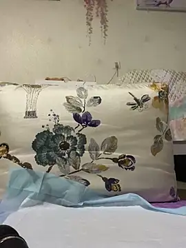 Snapshot of Alicia066 chatting on 10/24/25, 01:07 Alicia066 online show from 10/24/25, 01:07