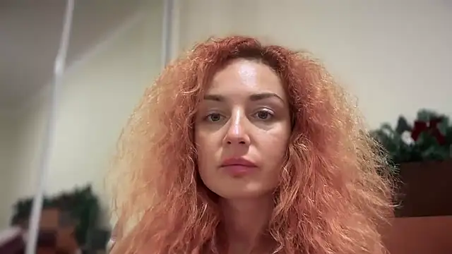 Snapshot of Reddgiirl chatting on 11/27/25, 10:23 Reddgiirl online show from 11/27/25, 10:23