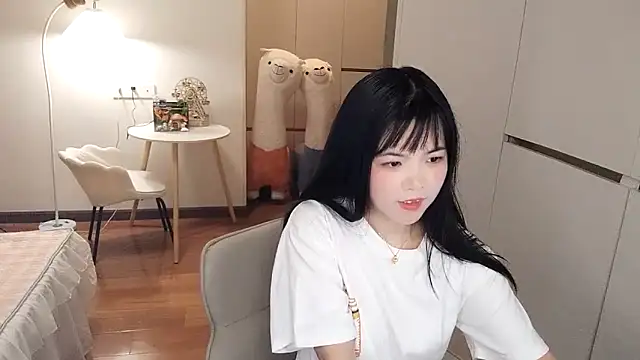 Snapshot of XiaoAnQi chatting on 10/13/25, 12:38 XiaoAnQi online show from 10/13/25, 12:38