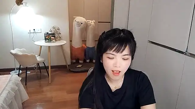 Snapshot of XiaoAnQi chatting on 10/21/25, 12:50 XiaoAnQi online show from 10/21/25, 12:50