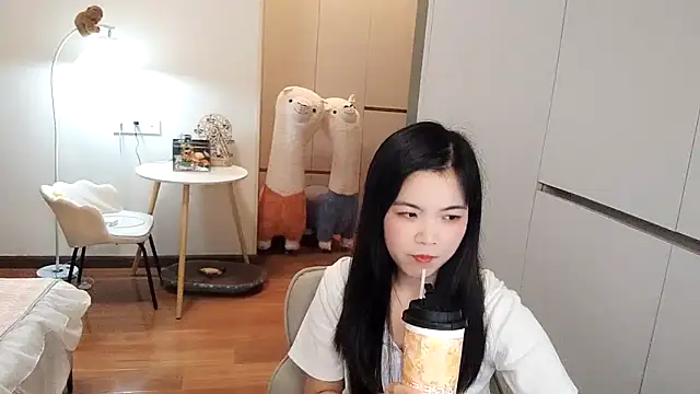 Snapshot of XiaoAnQi chatting on 10/25/25, 01:18 XiaoAnQi online show from 10/25/25, 01:18