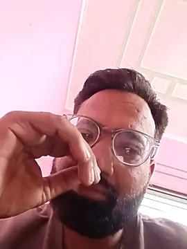 Snapshot of hard_boy9455 chatting on 10/24/25, 01:13 hard boy9455 online show from 10/24/25, 01:13