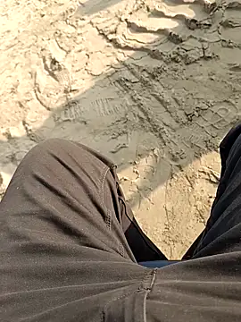 Snapshot of hard_boy9455 chatting on 12/01/25, 04:06 hard boy9455 online show from 12/01/25, 04:06