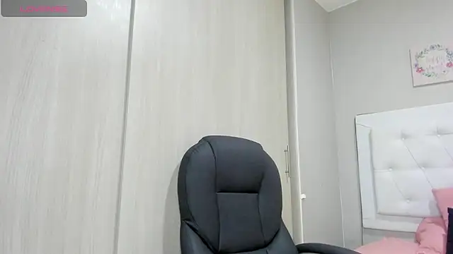 andrea  hills online show from 10/10/25, 06:51