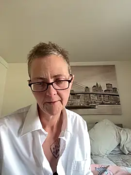 Snapshot of Curvy-Jinx chatting on 09/12/25, 03:01 Curvy-Jinx online show from 09/12/25, 03:01